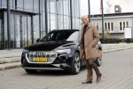 Amsterdam 8 december 2019
Humberto Tan test de audi Etron oa op de PC Hooftstraat in Amsterdam.