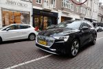Amsterdam 8 december 2019
Humberto Tan test de audi Etron oa op de PC Hooftstraat in Amsterdam.