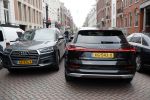 Amsterdam 8 december 2019
Humberto Tan test de audi Etron oa op de PC Hooftstraat in Amsterdam.
