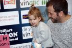 Beverwijk 22 december 2018
Rafael v d Vaart Damian Jesslynn en zijn vriendin Estavana Polman in het winkelcentrum waar Rafael zijn moeder Lolita een winkel heeft . Ze hebben geld opgehaald met veiling voor het ZZF.