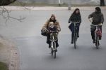 Amsterdam 30 januari 2019
Lieke v Lexmond met zoontje op de fiets in het vondelpark.