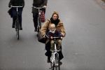 Amsterdam 30 januari 2019
Lieke v Lexmond met zoontje op de fiets in het vondelpark.