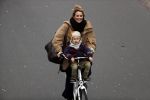 Amsterdam 30 januari 2019
Lieke v Lexmond met zoontje op de fiets in het vondelpark.
