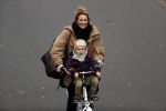 Amsterdam 30 januari 2019
Lieke v Lexmond met zoontje op de fiets in het vondelpark.