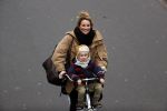 Amsterdam 30 januari 2019
Lieke v Lexmond met zoontje op de fiets in het vondelpark.