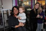 Beverwijk 22 december 2018
Rafael v d Vaart Damian Jesslynn en zijn vriendin Estavana Polman in het winkelcentrum waar Rafael zijn moeder Lolita een winkel heeft . Ze hebben geld opgehaald met veiling voor het ZZF.