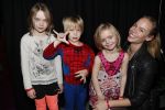 Amsterdam 23 december 2018
Premiere RTL kerstshow in het ziggo dome. Nicolette Kluijver met haar kinderen