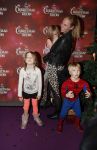 Amsterdam 23 december 2018
Premiere RTL kerstshow in het ziggo dome. Nicolette Kluijver met haar kinderen