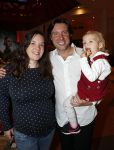 Zeist 23 december 2018
Hans Wendy Steven Osacr en Renzo Kazan met hun vrouwen en kinderen in het Fyji Hotel. Oscar metzijn zwangere vrouw Bregje en hun dochter . Ze krijgen een tweeling