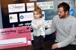 Beverwijk 22 december 2018
Rafael v d Vaart Damian Jesslynn en zijn vriendin Estavana Polman in het winkelcentrum waar Rafael zijn moeder Lolita een winkel heeft . Ze hebben geld opgehaald met veiling voor het ZZF.