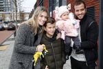 Beverwijk 22 december 2018
Rafael v d Vaart Damian Jesslynn en zijn vriendin Estavana Polman in het winkelcentrum waar Rafael zijn moeder Lolita een winkel heeft . Ze hebben geld opgehaald met veiling voor het ZZF.