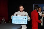 Beverwijk 22 december 2018
Rafael v d Vaart Damian Jesslynn en zijn vriendin Estavana Polman in het winkelcentrum waar Rafael zijn moeder Lolita een winkel heeft . Ze hebben geld opgehaald met veiling voor het ZZF.