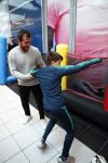 Beverwijk 22 december 2018
Rafael v d Vaart Damian Jesslynn en zijn vriendin Estavana Polman in het winkelcentrum waar Rafael zijn moeder Lolita een winkel heeft . Ze hebben geld opgehaald met veiling voor het ZZF.