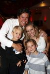 Zeist 23 december 2018
Hans Wendy Steven Osacr en Renzo Kazan met hun vrouwen en kinderen in het Fyji Hotel. Renzo en zijn vrouw Mara met hun twee kinderen