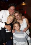 Zeist 23 december 2018
Hans Wendy Steven Osacr en Renzo Kazan met hun vrouwen en kinderen in het Fyji Hotel. Renzo en zijn vrouw Mara met hun twee kinderen