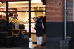Amsterdam 12 januari 2019
Saskia Noort gaat met haar hondje naar slagerij v Dam.