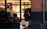 Amsterdam 12 januari 2019
Saskia Noort gaat met haar hondje naar slagerij v Dam.
