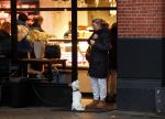 Amsterdam 12 januari 2019
Saskia Noort gaat met haar hondje naar slagerij v Dam.