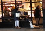 Amsterdam 12 januari 2019
Saskia Noort gaat met haar hondje naar slagerij v Dam.