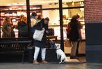 Amsterdam 12 januari 2019
Saskia Noort gaat met haar hondje naar slagerij v Dam.