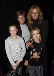 Amsterdam 23 december 2018
Premiere RTL kerstshow in het ziggo dome. Wendy v Dijk kwam met dochter Lizzy haar moeder Tiny en â€¦