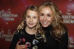 Amsterdam 23 december 2018
Premiere RTL kerstshow in het ziggo dome. Wendy v Dijk kwam met dochter Lizzy haar moeder Tiny en â€¦