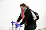 Schiphol 19 januari 2019
Wim v Hanegem haalt zijn vrouw Marianne op op Schiphol.