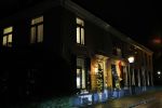 Naarden 12 januari 2020
Bij de dochter van Aart Staartjes , Saskia Meijer Staartjes en haar man Erik Meijer ( speelde destijds Pino) is de vlag uitgehangen omdat haar vader overleden is.
