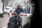 Amsterdam 21 januari 2020
Oud bokser Alex Blanchard op de fiets in Amsterdam zuid.