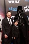 Amsterdam 17 december 2019
Premiere Starwars in het Amsterdam theater. Arne Toonen met zoon