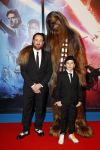 Amsterdam 17 december 2019
Premiere Starwars in het Amsterdam theater. Arne Toonen met zoon