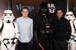Amsterdam 17 december 2019
Premiere Starwars in het Amsterdam theater. Kenneth Perez met zijn zoon