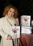 Bunnik 4 februari 2021
Boekpresentatie Antje Monteiro . Romy ontvangt het eerste boek.