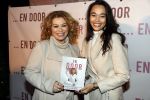 Bunnik 4 februari 2021
Boekpresentatie Antje Monteiro . Romy ontvangt het eerste boek.