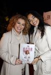 Bunnik 4 februari 2021
Boekpresentatie Antje Monteiro . Romy ontvangt het eerste boek.
