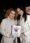 Bunnik 4 februari 2021
Boekpresentatie Antje Monteiro . Romy ontvangt het eerste boek.