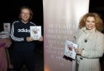 Bunnik 4 februari 2021
Boekpresentatie Antje Monteiro . Romy ontvangt het eerste boek. Bastiaan Ragas
