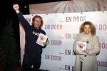 Bunnik 4 februari 2021
Boekpresentatie Antje Monteiro . Romy ontvangt het eerste boek. Bastiaan Ragas
