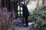 Maarssen 4 februari 2021
Berend Boudewijn werkt in zijn tuin.