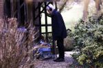 Maarssen 4 februari 2021
Berend Boudewijn werkt in zijn tuin.