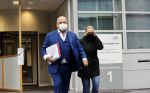 Utrecht 2 februari 2021
Rechtszaak Rachel Hazes tegen haar oude PA Marieke v Beek . Royce de Vries is de advocaat van Rachel. Marieke heeft advocaat Bernhard Tomlow. Ricardo Klaverdijk Big Willem v Boxtel en Jacqueline v d Gijp waren aanwezig.