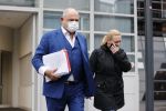Utrecht 2 februari 2021
Rechtszaak Rachel Hazes tegen haar oude PA Marieke v Beek . Royce de Vries is de advocaat van Rachel. Marieke heeft advocaat Bernhard Tomlow. Ricardo Klaverdijk Big Willem v Boxtel en Jacqueline v d Gijp waren aanwezig.