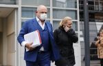 Utrecht 2 februari 2021
Rechtszaak Rachel Hazes tegen haar oude PA Marieke v Beek . Royce de Vries is de advocaat van Rachel. Marieke heeft advocaat Bernhard Tomlow. Ricardo Klaverdijk Big Willem v Boxtel en Jacqueline v d Gijp waren aanwezig.