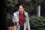 Rotterdam 3 januari 2020
Carola Schouten verlaat om 12 uur haar huis . 2 minuten later vertrekt haar nieuwe vriend met koffer haar huis.