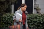 Rotterdam 3 januari 2020
Carola Schouten verlaat om 12 uur haar huis . 2 minuten later vertrekt haar nieuwe vriend met koffer haar huis.