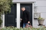 Rotterdam 3 januari 2020
Carola Schouten verlaat om 12 uur haar huis . 2 minuten later vertrekt haar nieuwe vriend met koffer haar huis.