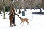 Amsterdam 9 februari 2021
Claudia Schoemacher met hond in het vondelpark. Het vondelpark is wit van de sneeuw.