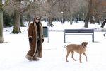Amsterdam 9 februari 2021
Claudia Schoemacher met hond in het vondelpark. Het vondelpark is wit van de sneeuw.