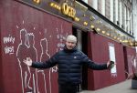Amsterdam 30 april 2021
Dries Roelvink op de pc hooftstraat waar alle winkels dicht getimmerd zijn ivm verwachte rellen en plunderingen
