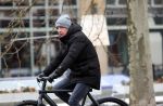 Amsterdam 5 januari 2021
Edwin Evers op een electrische van Moof fiets in Amsterdam